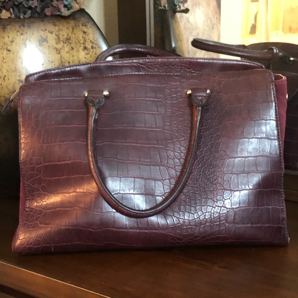 GUESS HANDBAG - Picture 2 of 3